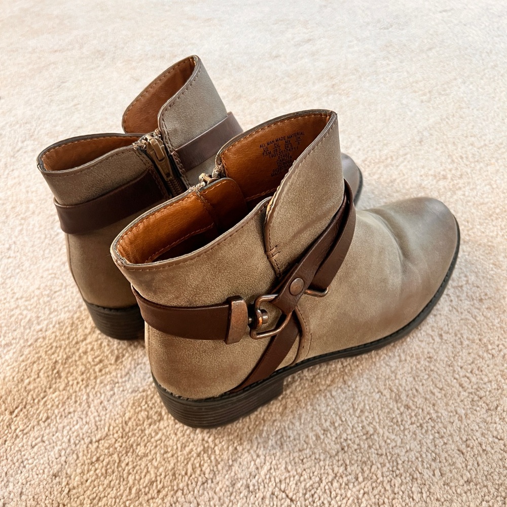 iComfort Carlita Gray/Brown Ankle Boots | Used